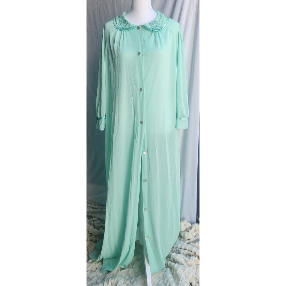 Vintage Aristocraft Nylon Robe - Size Medium - 1960s